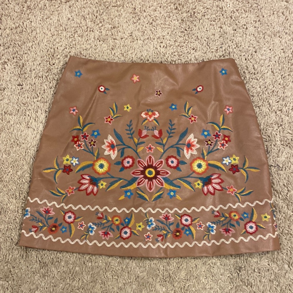 New embroidered skirt !